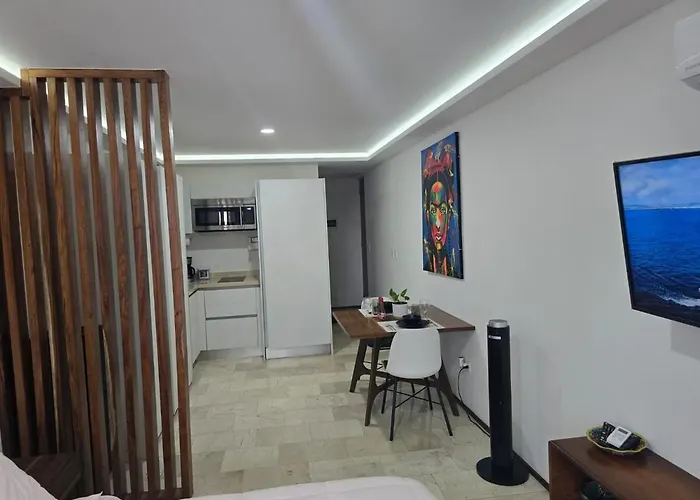 Steps From The Beach, Rooftop Pool, H101 *